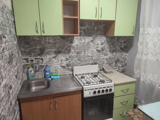 Продам 2-х кв-ру 5/5 с раздельными комнатами ул.Одесская Запорожье