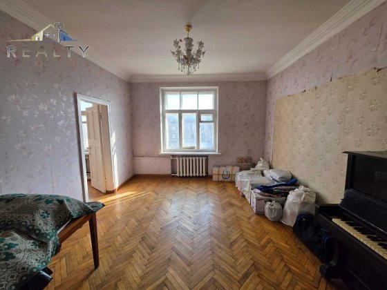 Продаж 4-кімнатної сталінки.Проспект Соборний (213-215-164) Запорожье