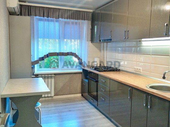 Продаж 3-кімн. квартира вул.Перемоги, 135 ТОРГ Запорожье