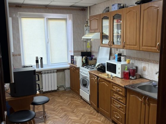 Срочно продается квартира 93кв.м.4комнаты.