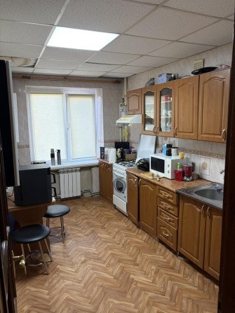 Срочно продается квартира 93кв.м.4комнаты. - фото 1