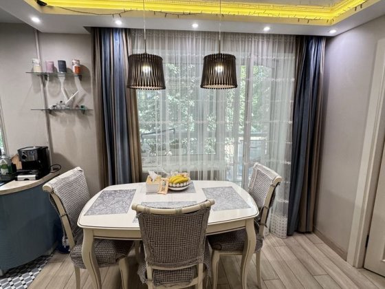 Продам 3 кімнатну квартиру пр. Богдана Хмельницького Днепр