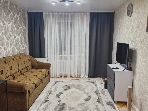 Продам 2х- кім. квартиру на пл.Фестивальній Запорожье