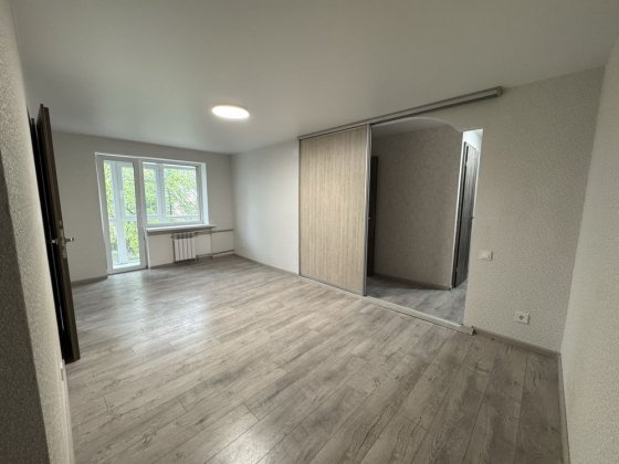 Продам 3-кімнатну квартиру Запорожье