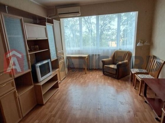 Продається 4-кімнатна квартира на Осипенківському. Запорожье