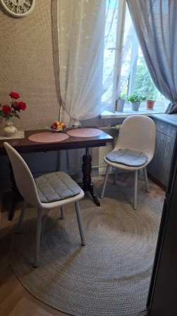Продам двокімнатну квартиру в центрі - фото 1