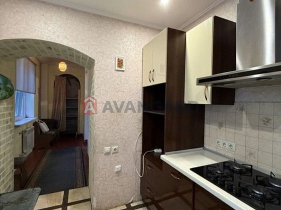 Продам 3-кімнатну квартиру з прибудинковою територією! Дніпровський район. Запорожье
