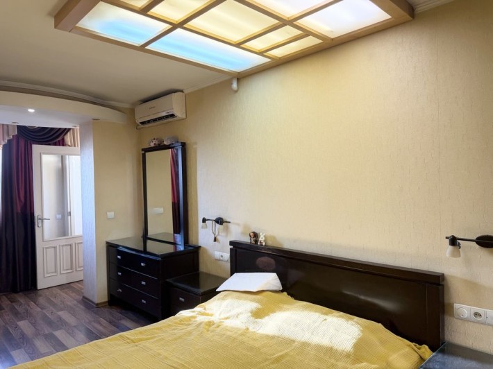 Продам просторную 3-комнатную квартиру на пр. Слобожанском, 82. - фото 1