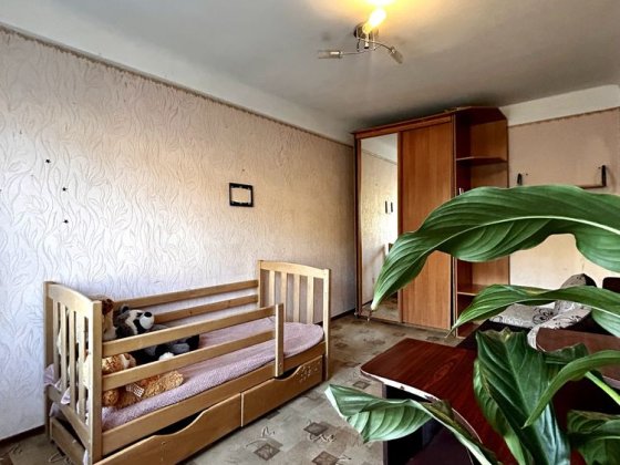 Продам 1 кімн. Квартиру 12 квартал! Днепр