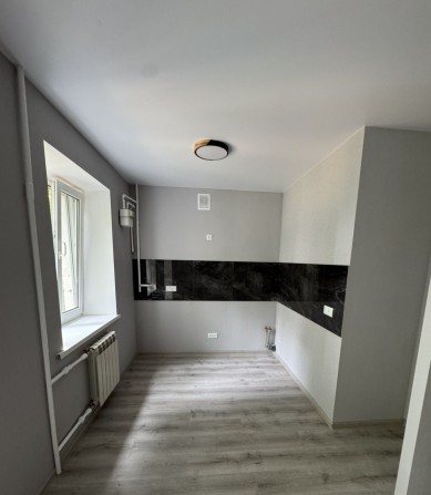 Продам 2 кім  квартиру 2/5 з капітальним ремонтом - фото 1