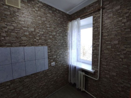 ^ До продажу пропонується 1 кімнатна квартира після ремонту у Комунарському районі. Запорожье