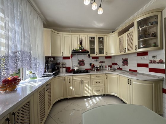 Продаж 2к квартири вул, Полуботка Сихів , район Іскри Львов