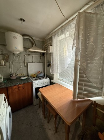 Продам 2 ком.кв .Хорошее месторасположение ул Гоголя.2 этаж - фото 1