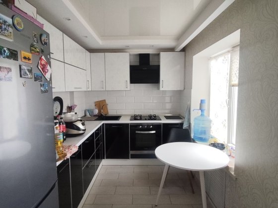 Продам 3х комнатную в центре Хортицкого р-на, ост. Школа. ТОРГ Запорожье