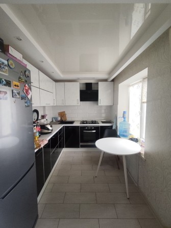 Продам 3х комнатную в центре Хортицкого р-на, ост. Школа. ТОРГ - фото 1