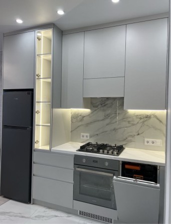 Продаж  квартири   у зданому  будинку  по вул. Навроцького - фото 1