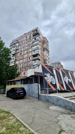 Продам видовую 2х ком на Победе - фото 1