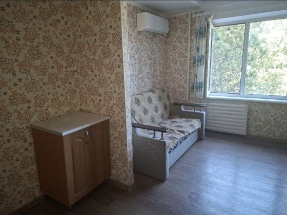 Продам 2кім по Вул.пр.Ювілейний Хортицький р-н Терміново Запорожье