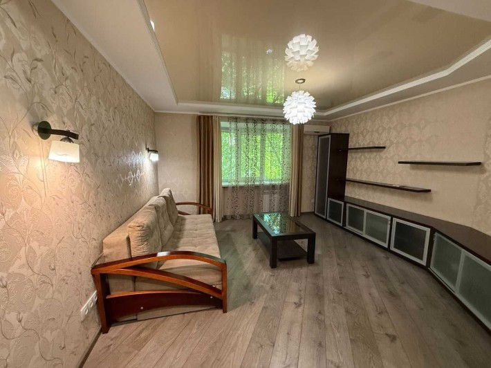 Продам 2-кімнатну квартиру на пр. Олександра Поля, 42 | Правий берег - фото 1