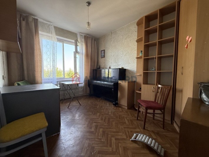 Продам 3 кімнатну квартиру на Набережній Перемоги - фото 1