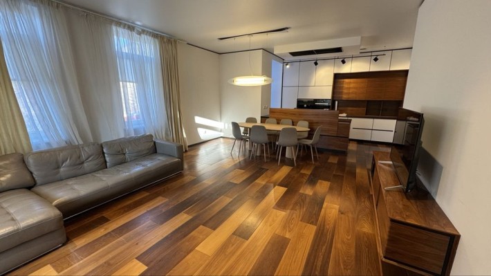 Продаж квартири вул. Коновальця 120 - фото 1