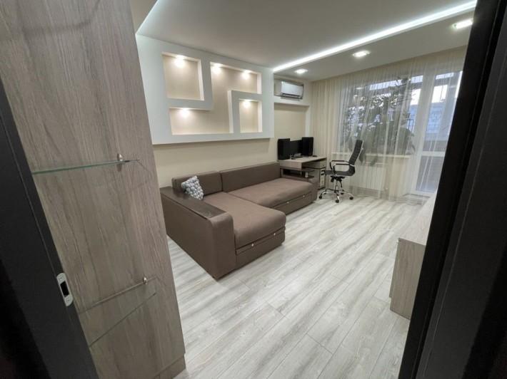 Продаж затишної 2-кімнатної квартири площею 47 м² у районі Попова, поруч із Ятрані. - фото 1
