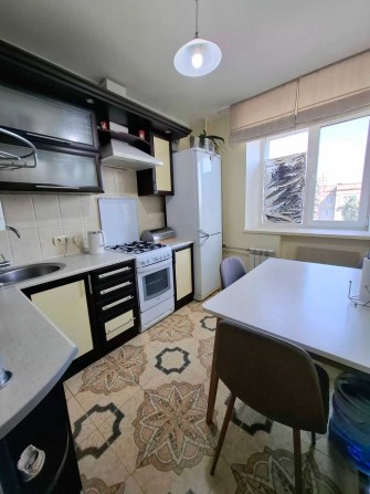Продажа 2-комнатной квартиры, ул. Семафорная 32,ремонт,безнал. - фото 1