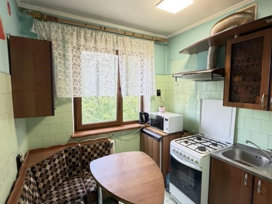 Продаж 2кімнатна квартира вул. Любінська 5/5п , 45/28/7, євроремонт, балкон,ТЦ  Будинок меблів. Львов