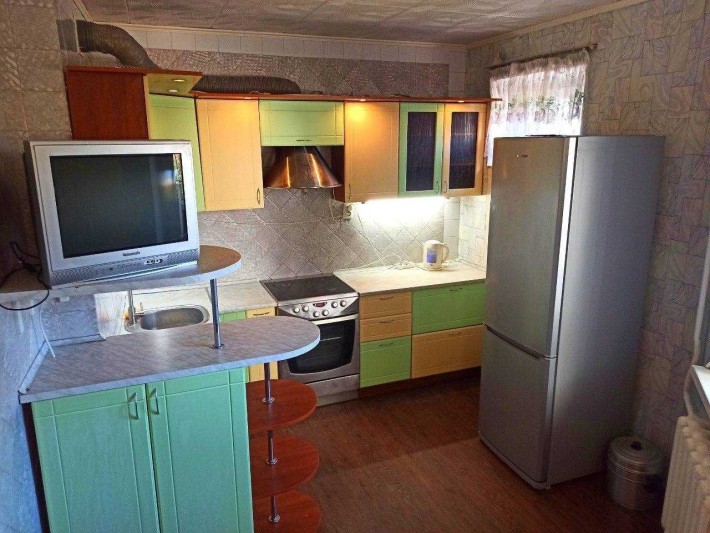 Продам 2 к просторную квартиру на жм Левобережный  пр Мира - фото 1