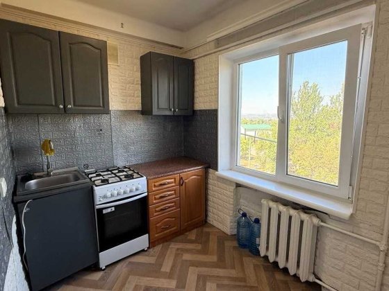 Продам 1 комнатную квартиру район "Старого парка" Запорожье