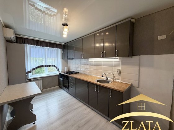 Продаж 3-к квартири з ремонтом в  ЦЕНТРІ , вул. Перемоги Запорожье