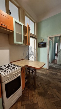 Продаж 3 кімнатної (ізольовані) квартири по вул. Пекарська - фото 1