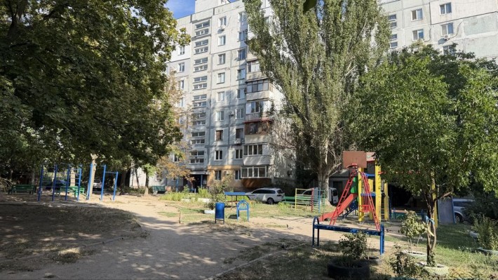 Продаж 3-кімн кв по вул Героїв Крут ( 12 квітня) - фото 1