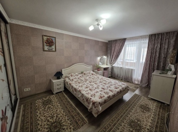 Продам 3-кімнатну квартиру у центрі на вул.Старокозацька - фото 1