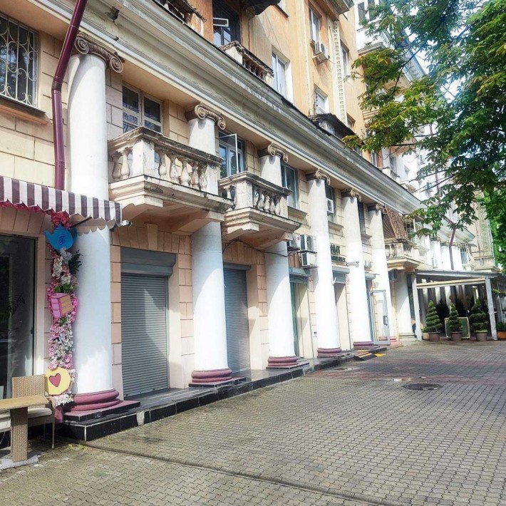 Продажа 2к сталинка, Центральный проспект. Вид на парк Глобы - фото 1