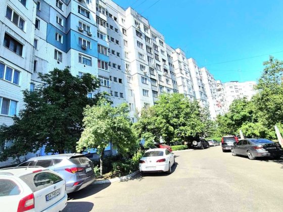 Продам великогабаритну 4-и к/к, 82 м2 на вул. Державності. Кропивницький