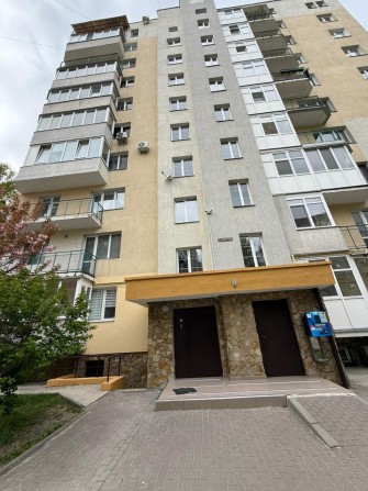 Продаж 3 кімнатної квартири по вул Шафарика 6а забудовник Галбуд 2013 р 
Площа 90,7
Поверх 10/10
Сан - фото 1