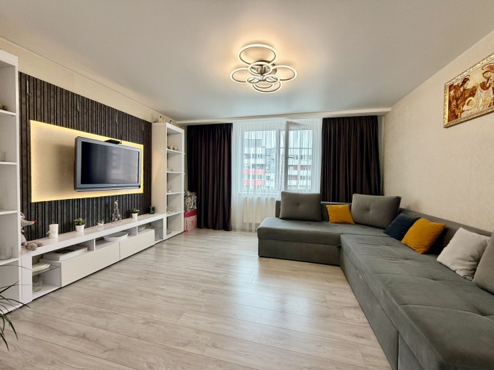 Продаж 2-кім. квартири 65.4 м.кв., в. Глинянський Тракт - фото 1