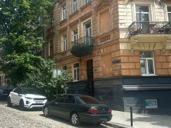 Продам 2-кімнатну квартиру по вул.Кирила та Мефодія, поруч Стрийський парк та ринок Львов