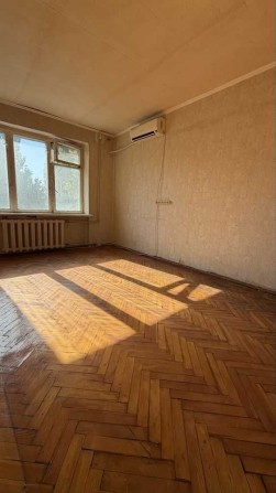 У продажу простора 3к. квартира по вул. Квартальна, 12 квартал. - фото 1