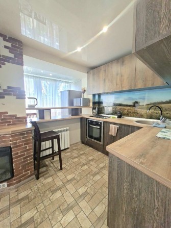Продаж 2-кімн кв з ремонтом вул Лахтинська - фото 1
