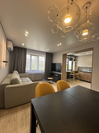 Продам квартиру 4 окремі кімнати жм Перемога - фото 1