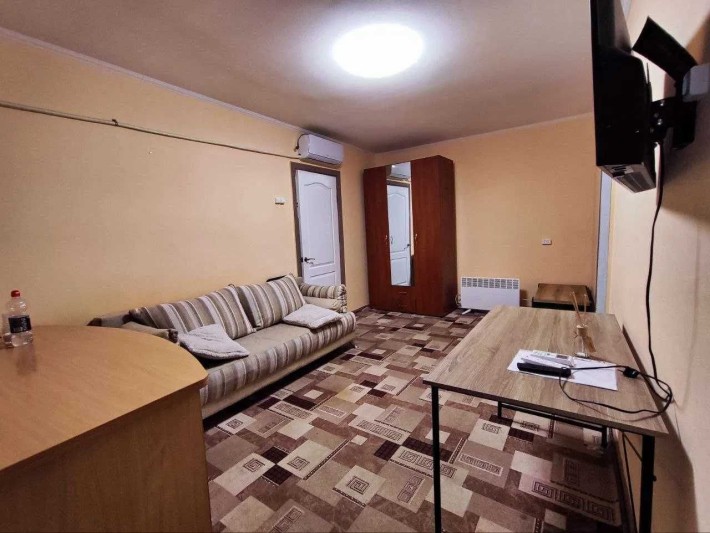 Продажа 2-комнатной квартиры, Центр, пр. Яворницкого 2а. - фото 1