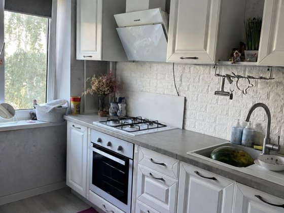Продаётся 2 ком.кв . ул. Таворищеская на Бородинском! Возможна продажа по Сертификату! Запорожье