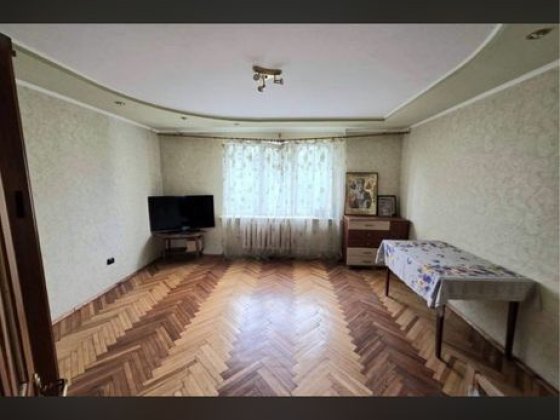 Миколайчука Продаж 3 кімнати Львов