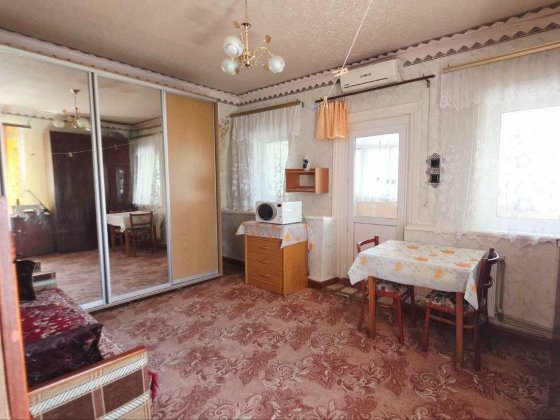 Продам трикімнатну квартиру. По документами частина домоволодіння, вул. Робоча Днепр