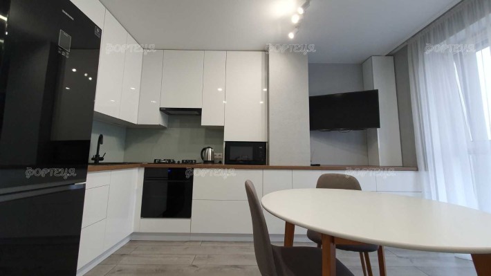 Продаж квартири жк 5 континент - фото 1