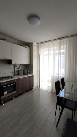 Продаж 1кім квартири в новобудові з ремонтом вул. Зелена,  бічна - фото 1