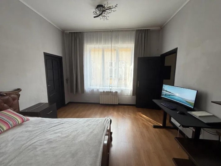 Продаж 2 кімн квартира 52.60 м² 3/3 ц вул .площа Івана Франка  (торг !) 95000$ - фото 1