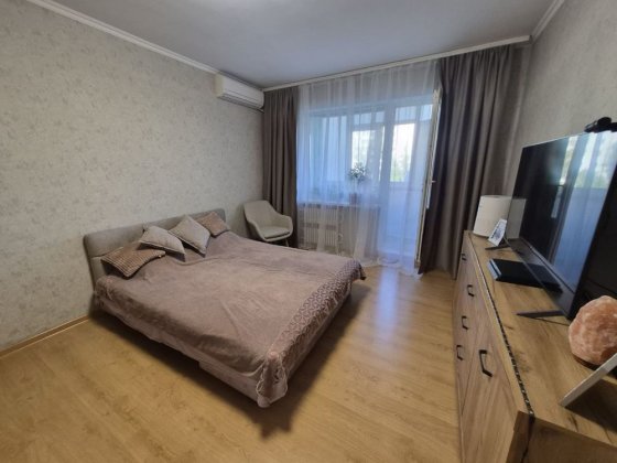 Срочная продажа 2 ком. кв с техникой и мебелью Цена снижена . . Ул Рубана Запорожье